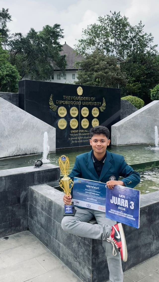 Foto Juara 3 LKTI